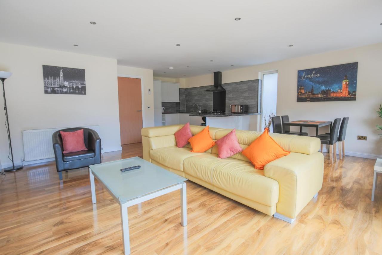 Stylish Modern Newly Built Apartment 15 Min From City Centre Edimburgo Exterior foto